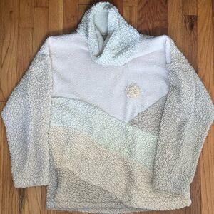Oddment Apparel Memory Pull Over
Handmade
Upcycled sherpa
Rose & earth tones